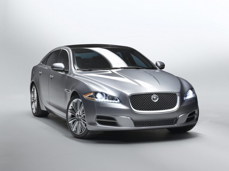 Illustration for article titled 2010 Jaguar XJ: The New Cat Revealed!